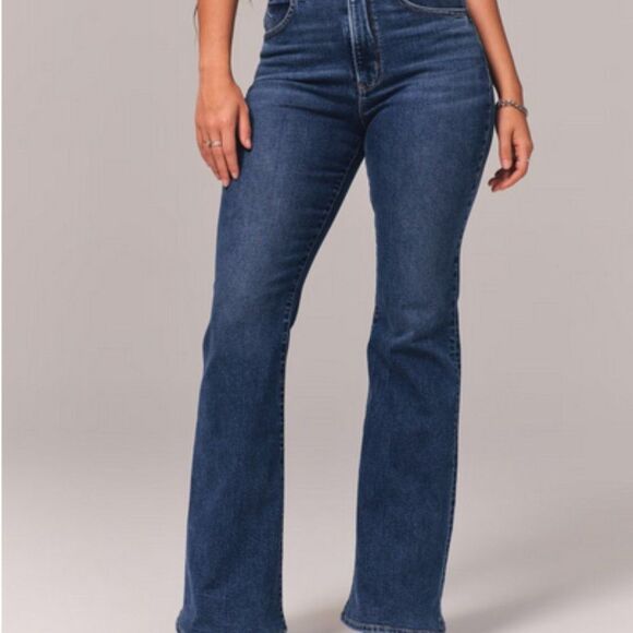 Abercrombie & Fitch The Flare Ultra High Rise Jean 26 / 2 short - Picture 3 of 13